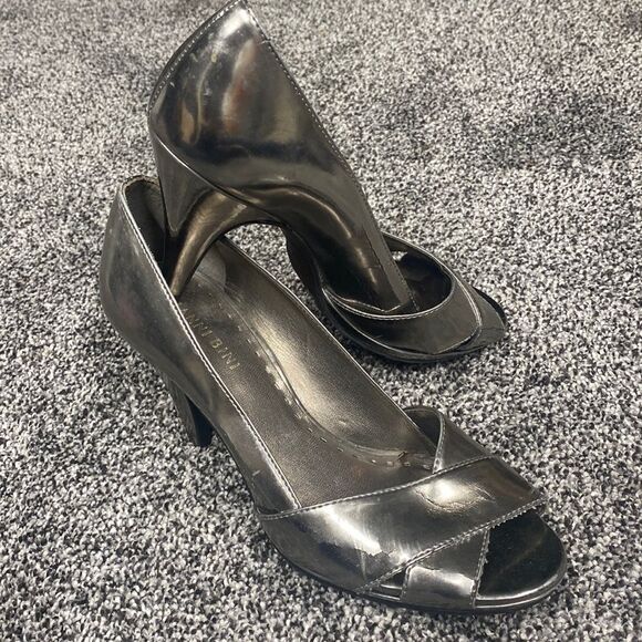 Gianni Bini Silver 3” Heals Size 6 - Picture 3 of 7